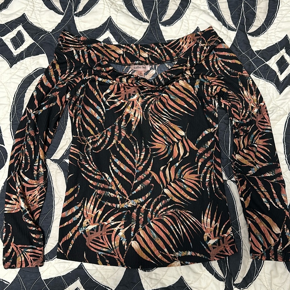 Buckle shirt from brand Willow & Root. Size medium